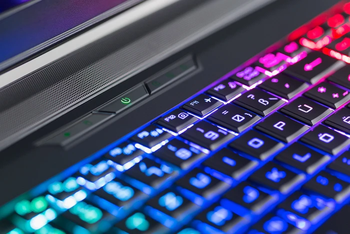 Nexoc G518IV, Core i7-9700K, 16GB RAM, 250GB SSD, 1TB HDD, GeForce RTX 2060, DE