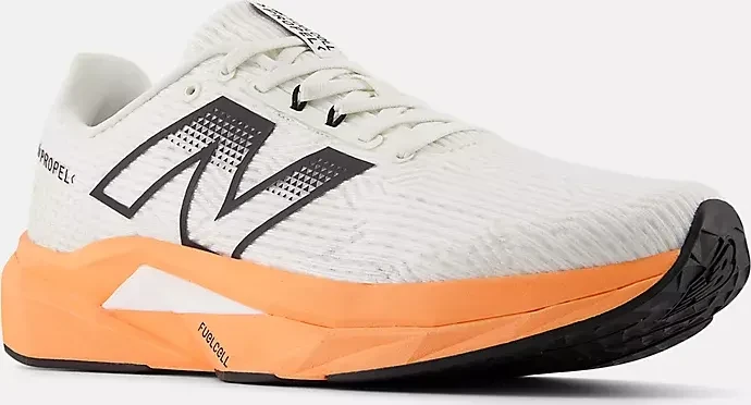 New Balance FuelCell Propel v5 hot mango/sea salt/schwarz (Herren)