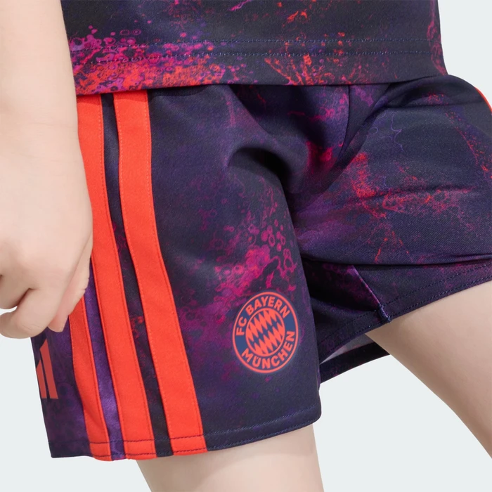 adidas FC Bayern München 2026/2027 Ausweichausrüstung (Junior)