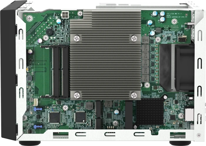 QNAP QuTS hero TVS-h674-i3-16G 16TB, 16GB RAM, 2x RJ-45 2.5GBase-T, 1x USB-C 3.1