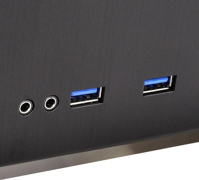 Lian Li PC-V33WX schwarz, Glasfenster