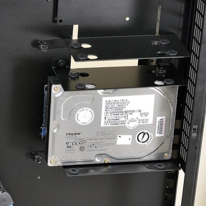 Lian Li PC-O10, schwarz, Glasfenster