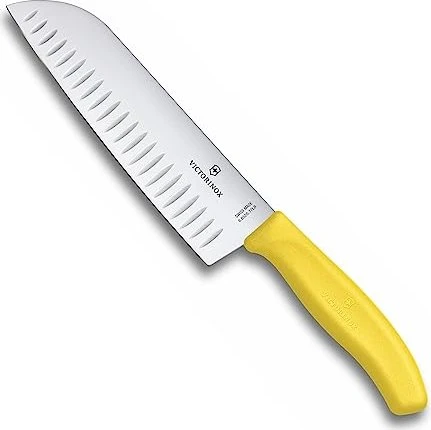 Victorinox SwissClassic Santokumesser mit Kullenschliff, 17cm gelb