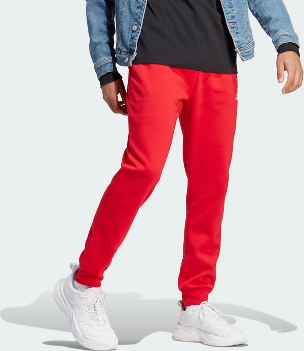 adidas Essentials Fleece Regular Tapered Trainingshose lang better scarlet (Herren)