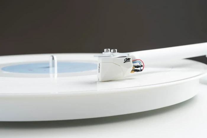 Pro-Ject T1 White Edition