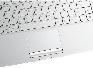 ASUS U36SD-RX239V, weiß, Core i5-2430M, 4GB RAM, 160GB SSD, GeForce GT 520M, DE