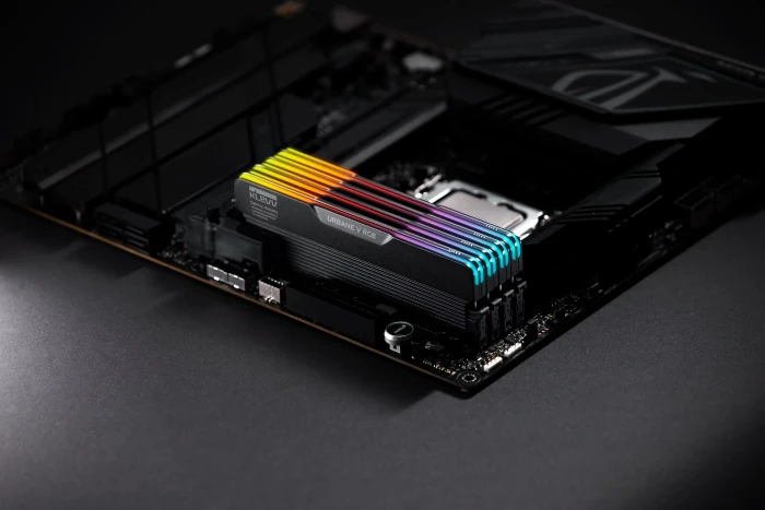 Klevv Urbane V RGB Jet Black UDIMM 32GB Kit, DDR5-6000, CL28-36-36-76