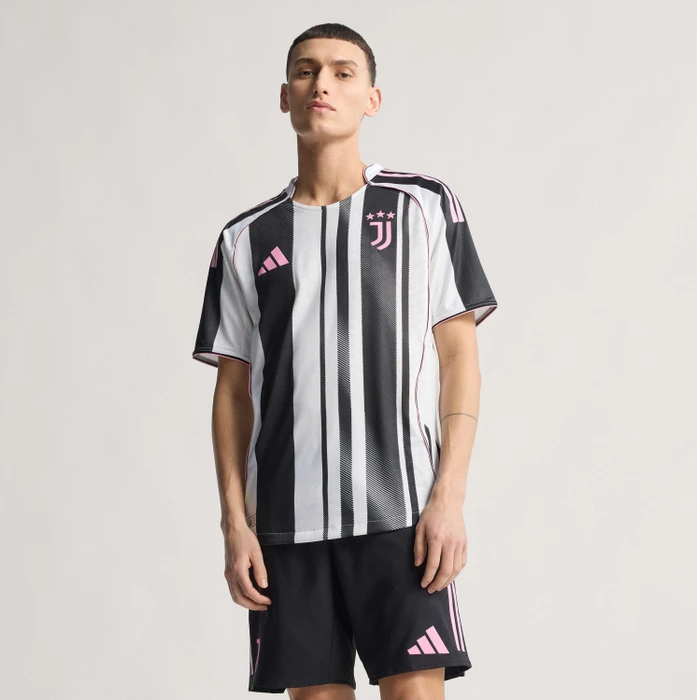 adidas Juventus Turin Authentic 2025/2026 Heimtrikot schwarz/weiß (Herren)