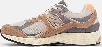 New Balance 2002R mushroom/hazy peach/castlerock (Herren)