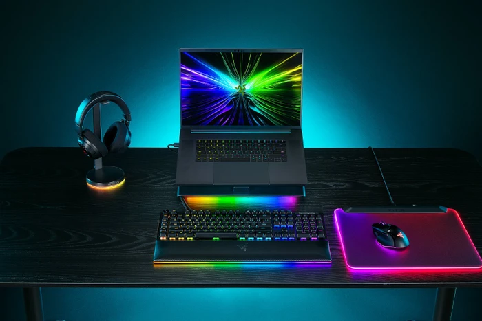 Razer Laptop Cooling Pad, Notebook-Stand/Notebook-Kühler 14-18"