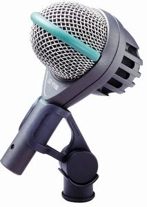 AKG D 112