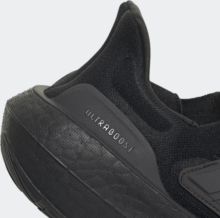 adidas Ultraboost Light core black