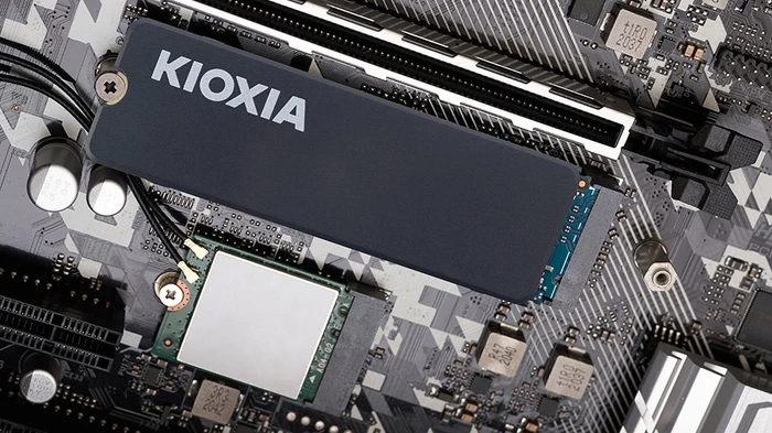 KIOXIA EXCERIA Heatsink SSD 2048GB, M.2 2280 / M-Key / PCIe 4.0 x4, Kühlkörper