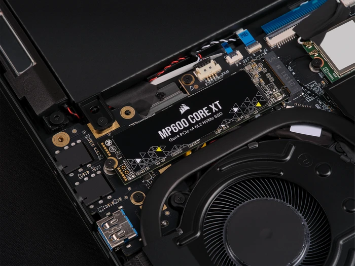Corsair Force Series MP600 Core XT 2TB, M.2 2280 / M-Key / PCIe 4.0 x4, Kühlkörper