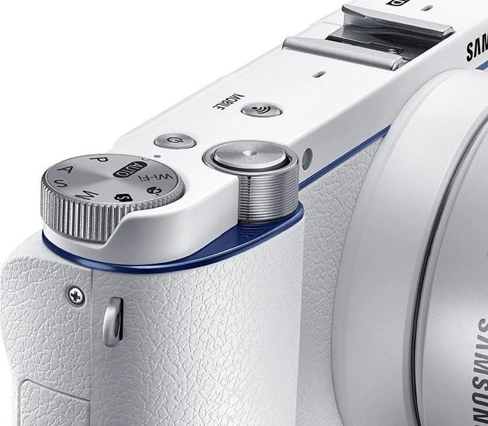 Samsung NX3300 weiß mit Objektiv NX 16-50mm 3.5-5.6 ED PZ OIS i-Function