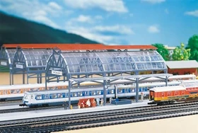 Faller Bahnhofshalle