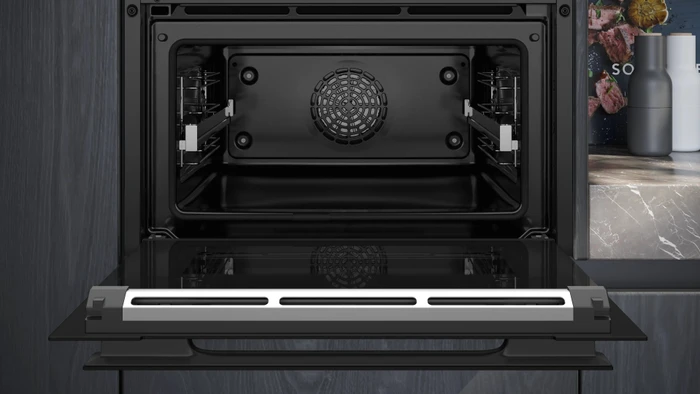Siemens iQ700 CB974GKB1 Backofen