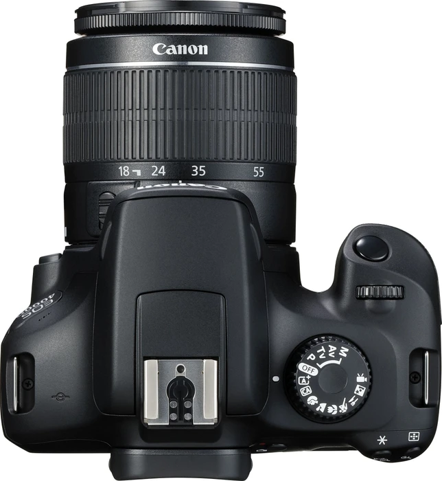 Canon EOS 4000D mit Objektiv EF-S 18-55mm 3.5-5.6 und EF 75-300mm 4.0-5.6 III