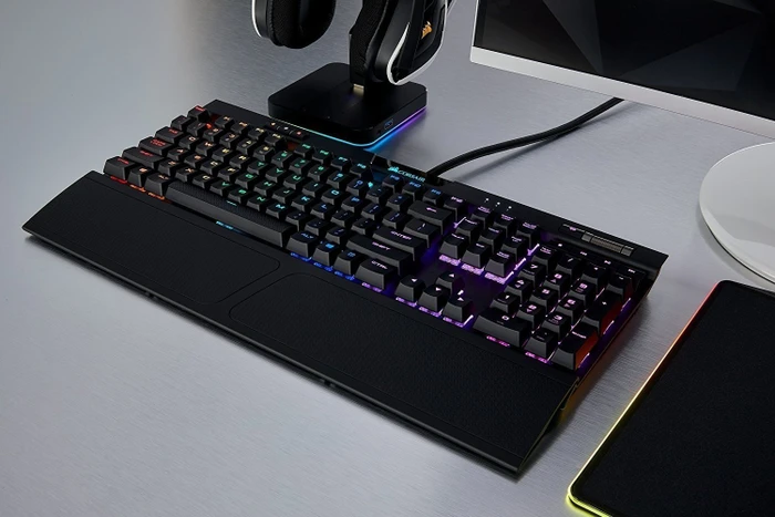 Corsair Strafe RGB MK.2, MX SILENT RGB RED, USB, IT