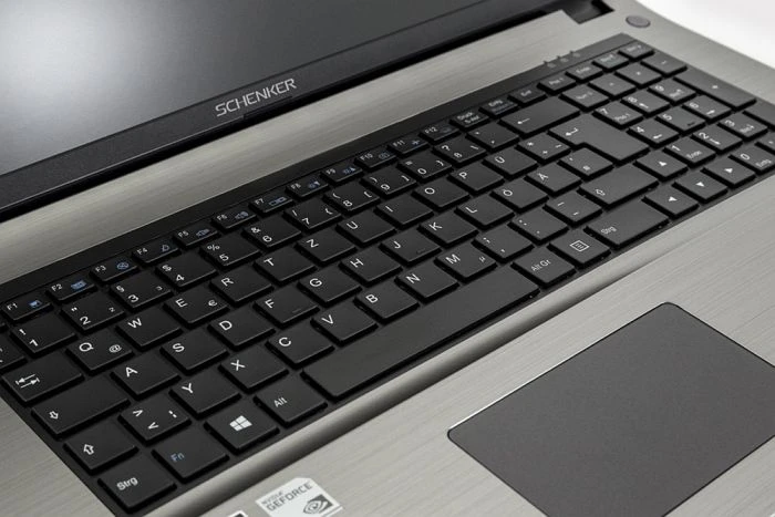 Schenker M704-4EJ, Core i7-4710MQ, 8GB RAM, 120GB SSD, 750GB HDD, GeForce GTX 850M, DE