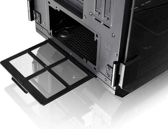 Thermaltake View 71 TG RGB, Glasfenster