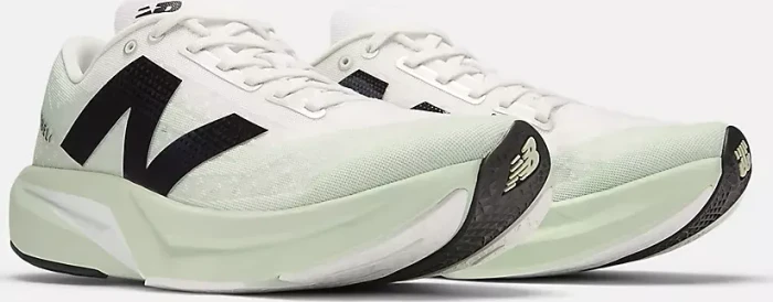 New Balance FuelCell Rebel v4 clay ash/white/black (Herren)