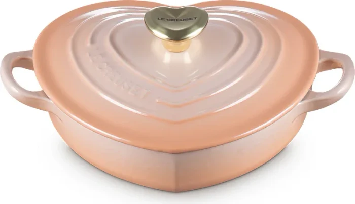 Le Creuset Gusseisen Herzbräter mit Herzknopf 1l peche