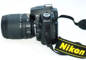 Nikon D90 mit Objektiv AF-S DX 18-105mm 3.5-5.6 G ED VR