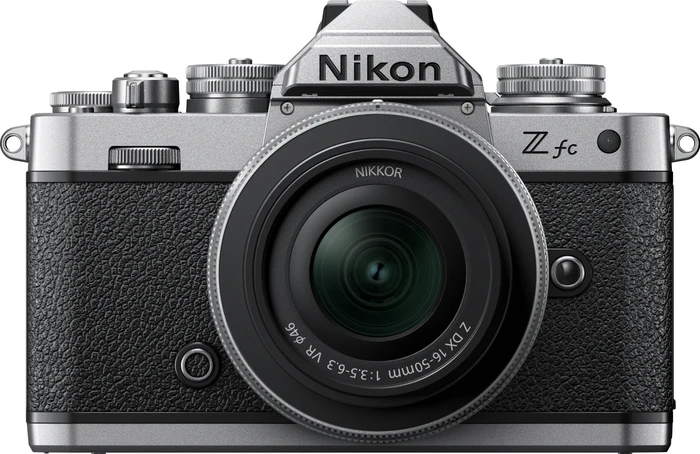 Nikon Z fc silber/schwarz mit Objektiv Z DX 16-50mm 3.5-6.3 VR