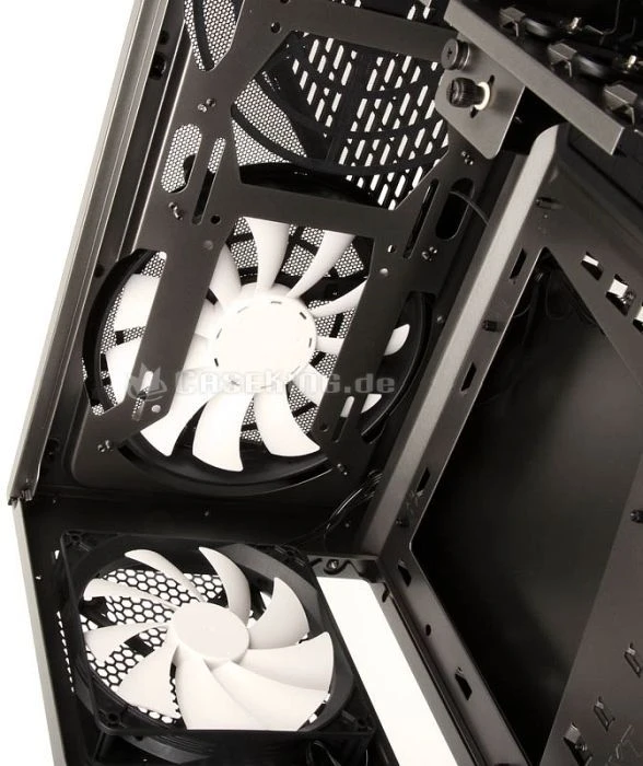 NZXT Phantom 630 Gunmetal, Acrylfenster