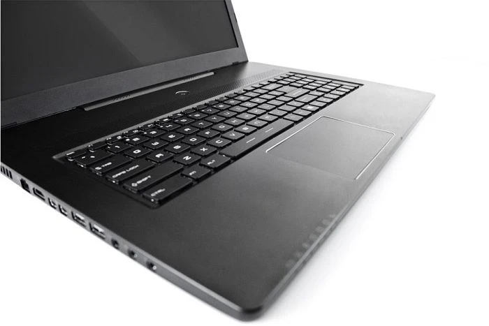 Schenker XMG C703-8UV, Core i7-4700MQ, 8GB RAM, 500GB HDD, GeForce GTX 765M, DE