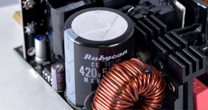 Lian Li SP850 weiß 850W, SFX