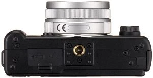 Pentax Q schwarz mit Objektiv Q 01 Standard Prime 8.5mm 1.9 AL und Q 02 Standard Zoom 5-15mm 2.8-4.5 AL