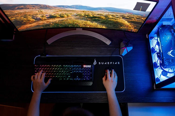 Verbatim SureFire Silent Flight RGB-680 Gaming Mousepad, schwarz
