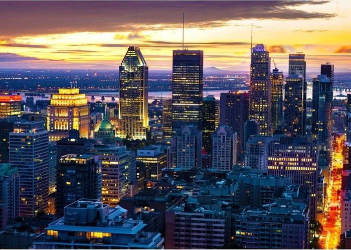 ENJOY Puzzle Montreal Skyline by Night, Canada