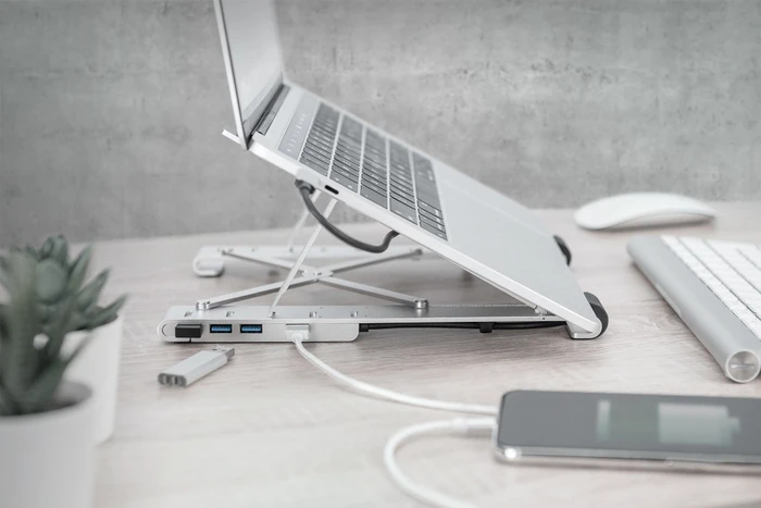 Digitus variabler Notebook-Ständer mit integriertem USB-C Hub, 10-17", USB-C 3.0 [Stecker]