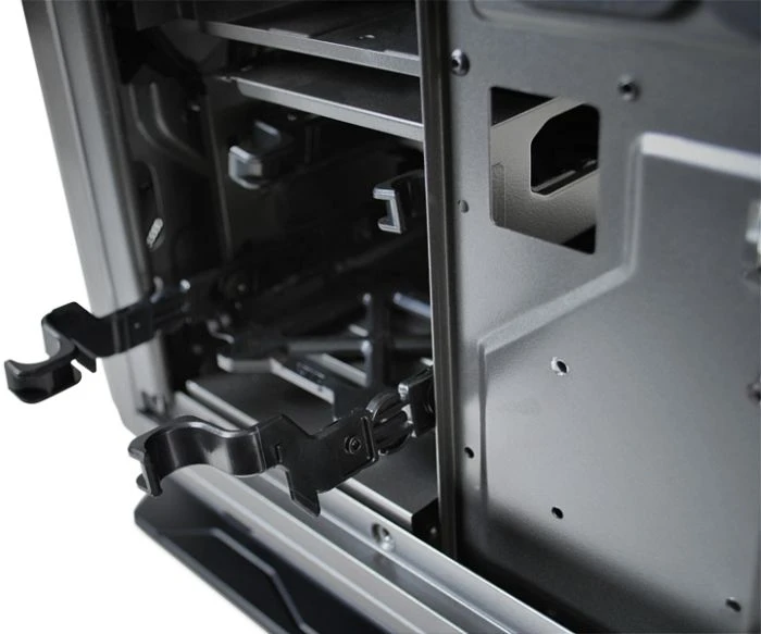 NZXT Phantom 820 Gunmetal, Acrylfenster