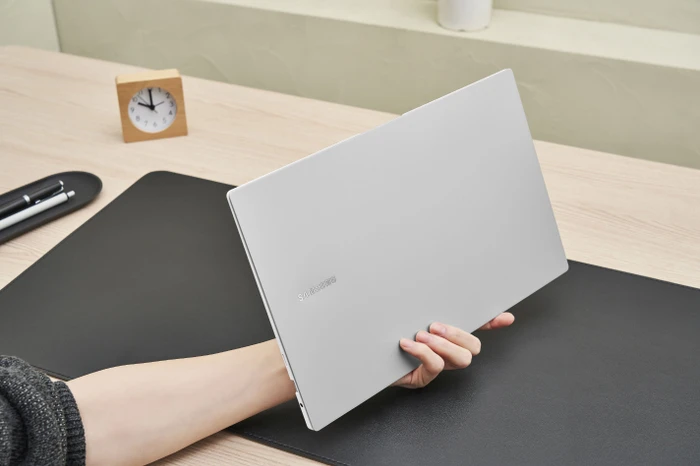Samsung Galaxy Book Pro 15, Mystic Silver, Core i7-1165G7, 16GB RAM, 512GB SSD, DE
