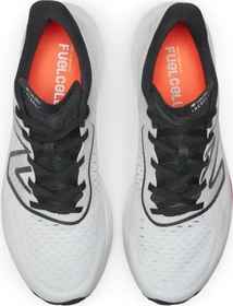 New Balance FuelCell Rebel v3 white/blacktop/neon dragonfly (Herren)