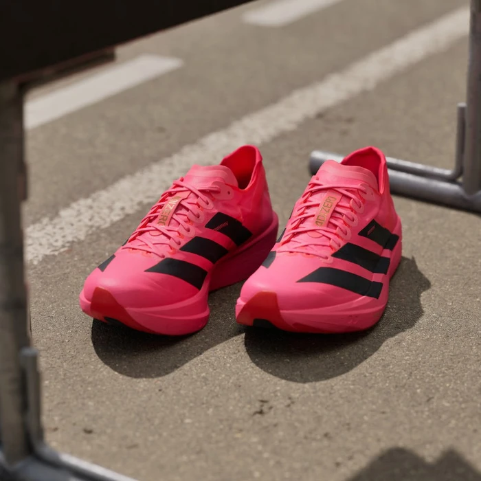 adidas Adizero Takumi Sen 11 solar turbo/core black/lucid red (Herren)