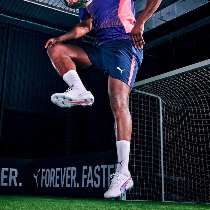 Puma King Ultimate FG/AG puma white/bluemazing/flat light gray/sunset glow