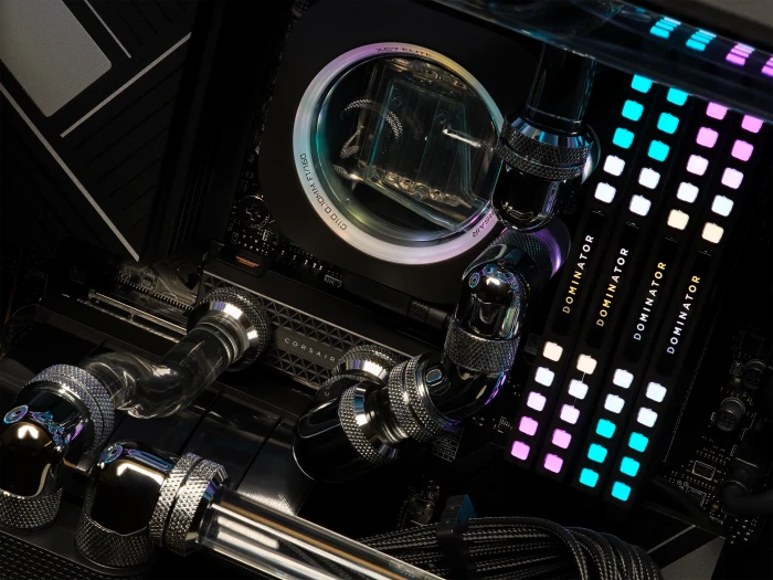 Corsair Force Series MP700 PRO Hydro X 2TB, M.2 2280 / M-Key / PCIe 5.0 x4, Kühlkörper
