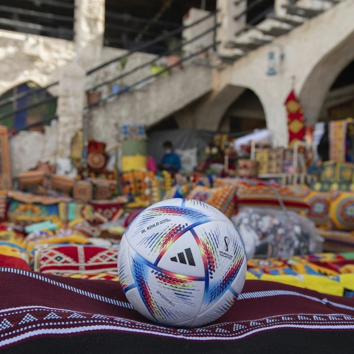 adidas Al Rihla FIFA WM 2022 Pro Fußball