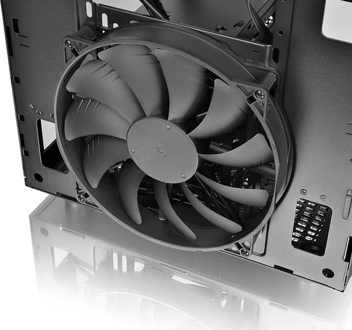 Thermaltake Level 20 VT, Glasfenster