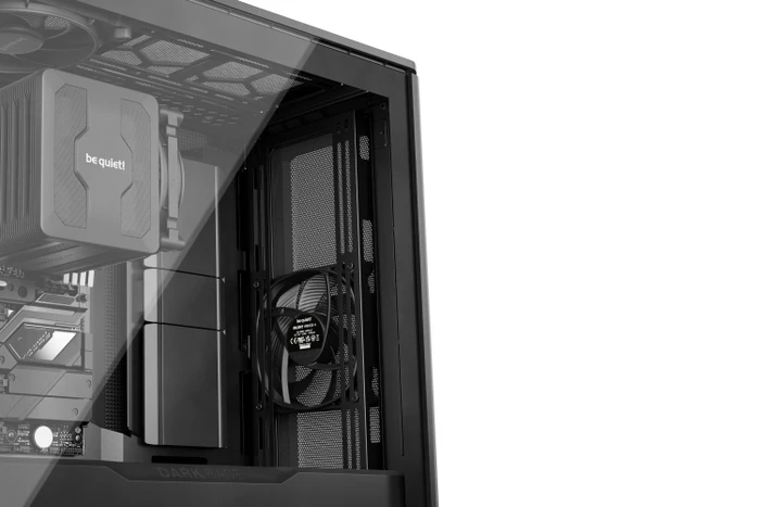 be quiet! Dark Base 701 Black, Glasfenster