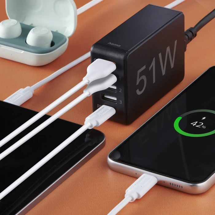 Hama Schnellladegerät 5 Ports 1x QC 3.0 3x USB-A 1x USB-C PD 51W schwarz