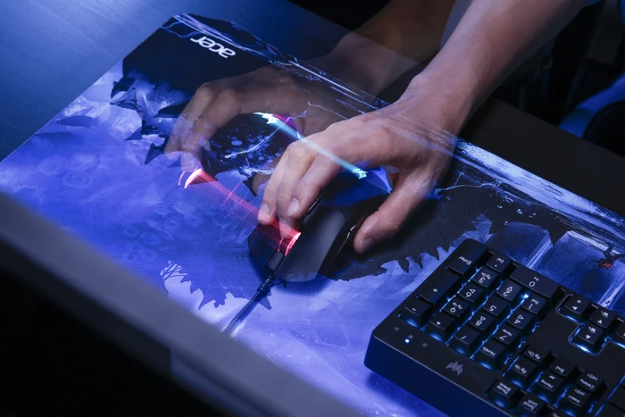 Acer Predator Cestus 330, USB