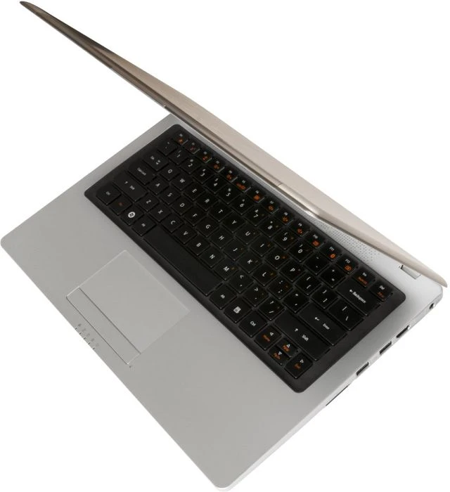 GIGABYTE U2442F, Core i7-3517U, 8GB RAM, 128GB SSD, 750GB HDD, GeForce GT 650M, DE