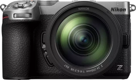Nikon Z 5IIC silber mit Objektiv Z 24-200mm 4.0-6.3 VR
