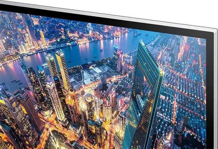 Samsung UE590, 28"